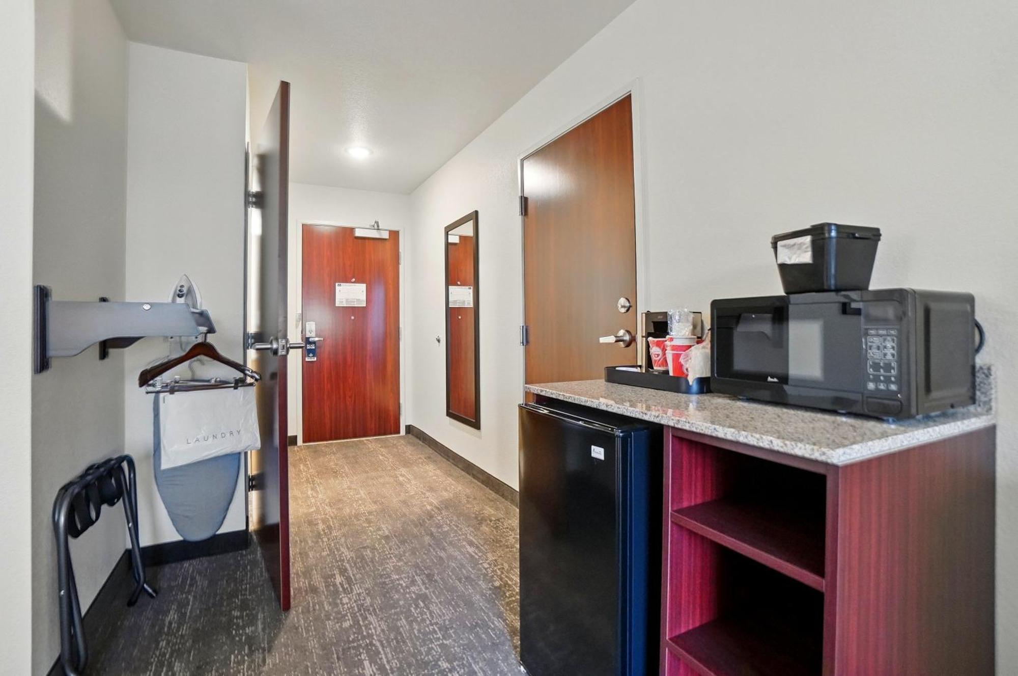 Cobblestone Hotel & Suites - Russells Point At Indian Lake 外观 照片