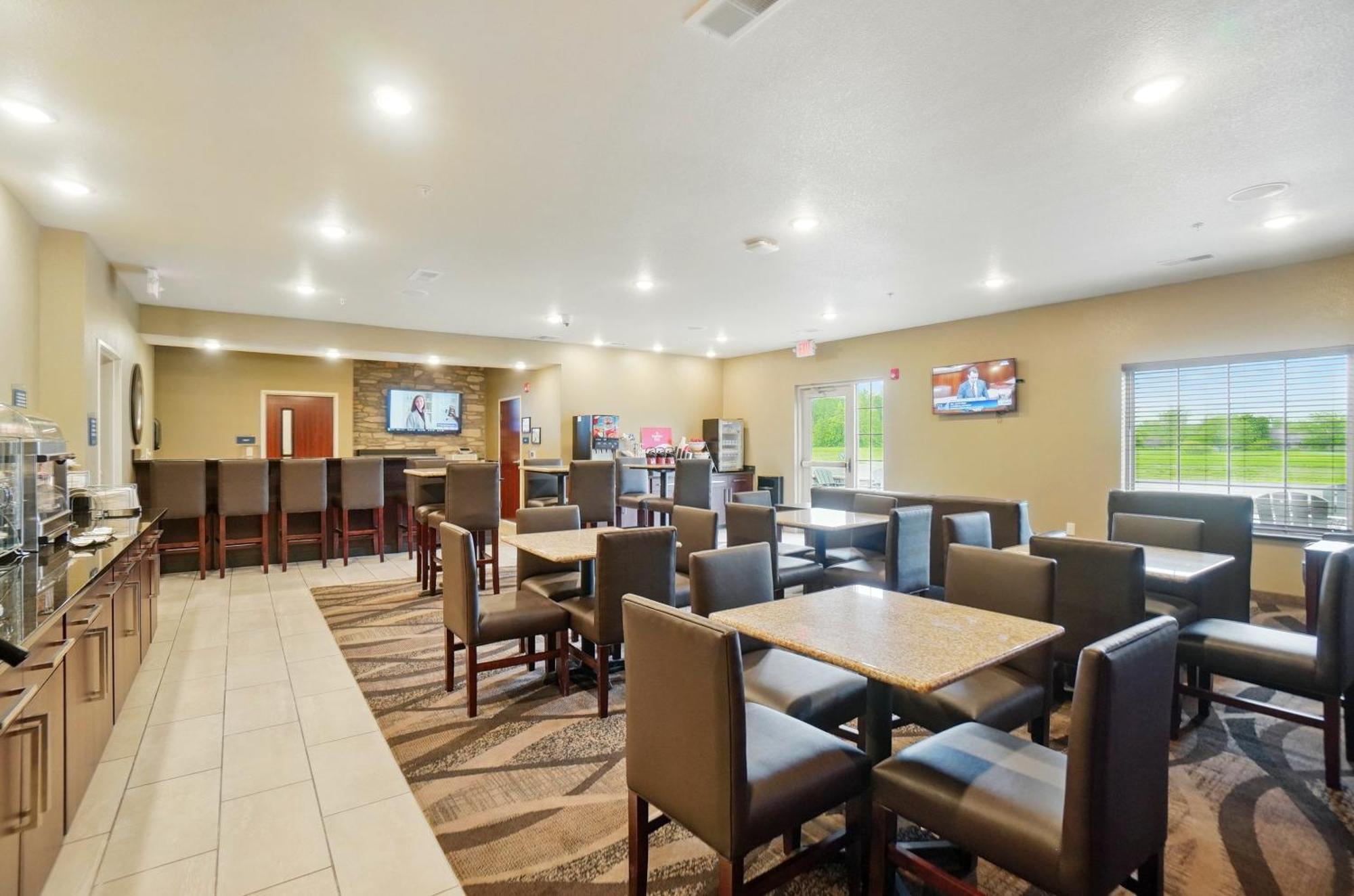 Cobblestone Hotel & Suites - Russells Point At Indian Lake 外观 照片