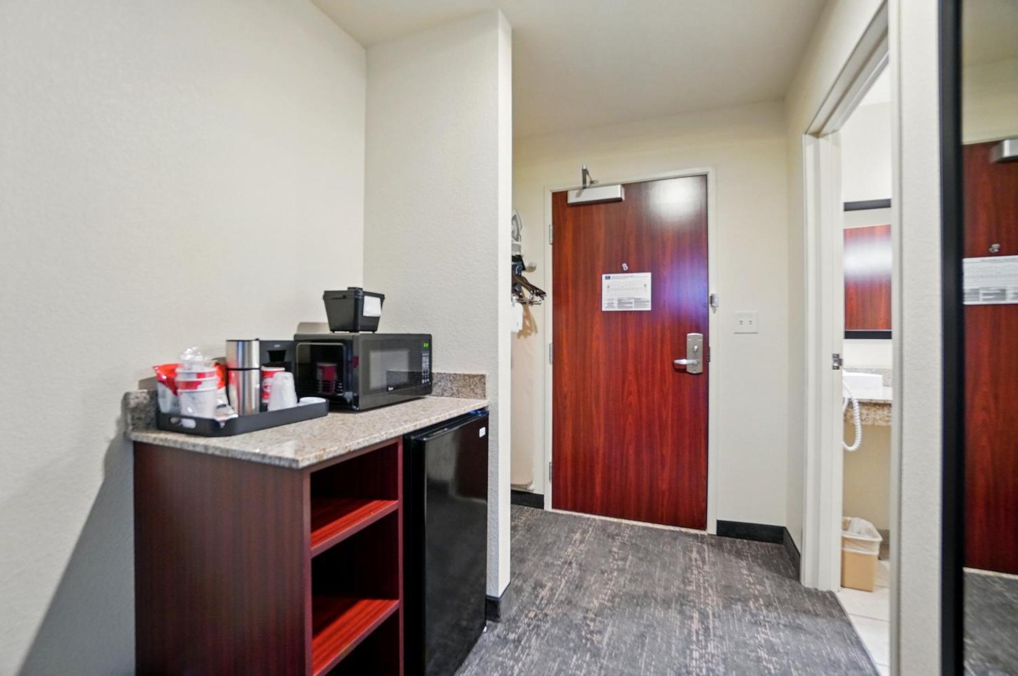 Cobblestone Hotel & Suites - Russells Point At Indian Lake 外观 照片