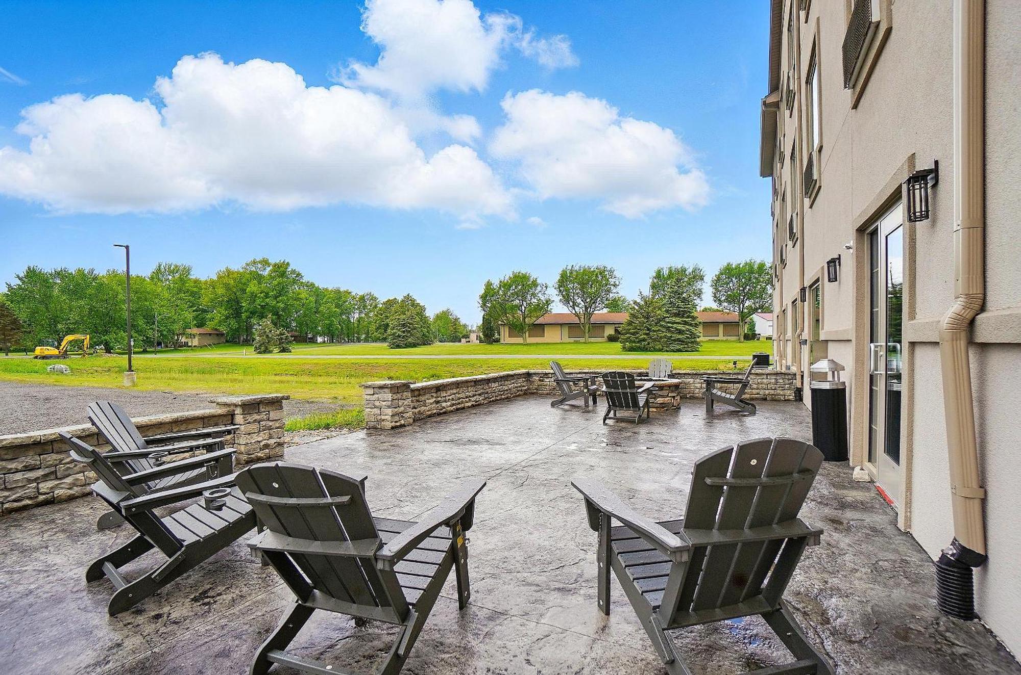 Cobblestone Hotel & Suites - Russells Point At Indian Lake 外观 照片