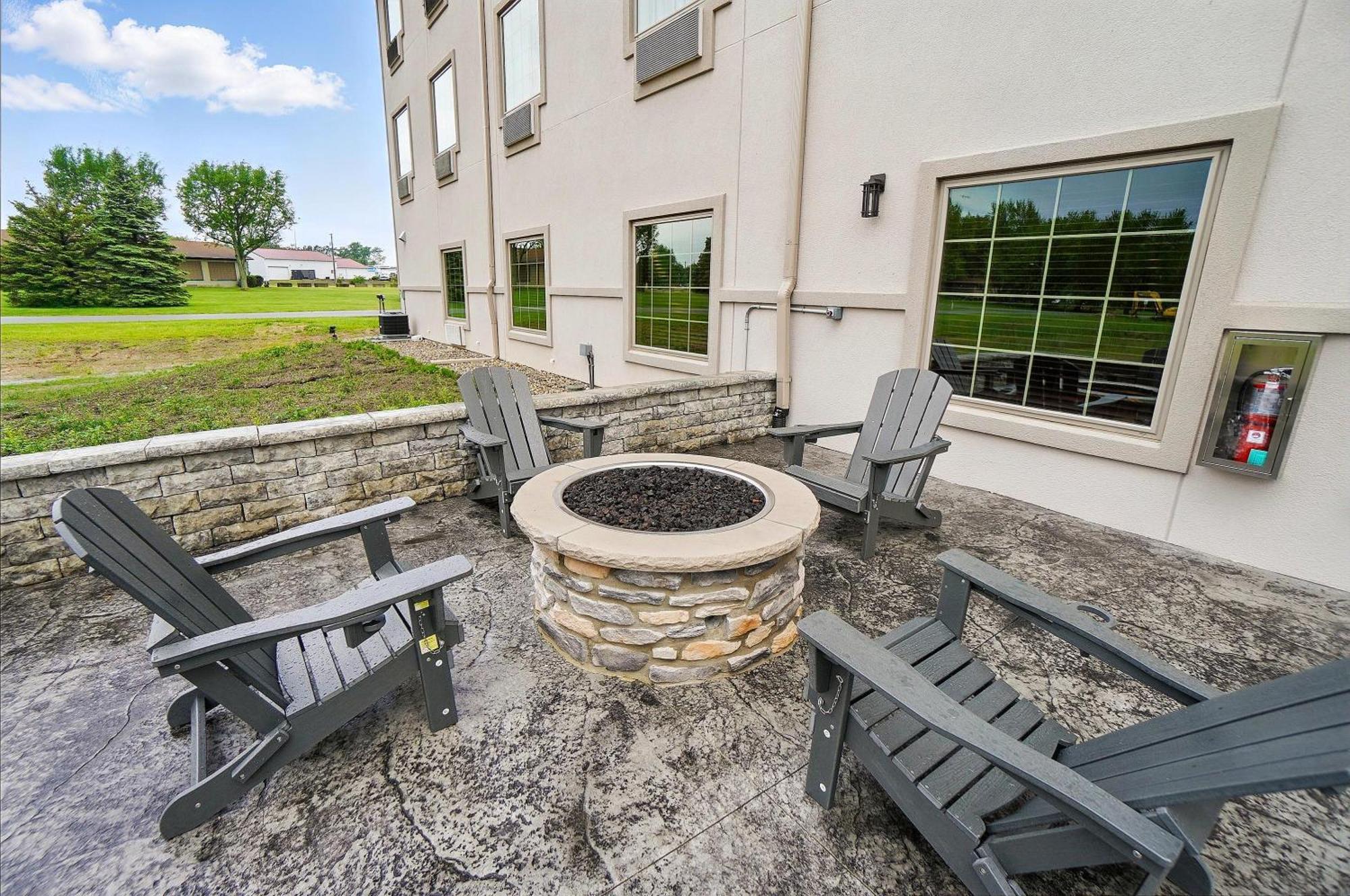 Cobblestone Hotel & Suites - Russells Point At Indian Lake 外观 照片