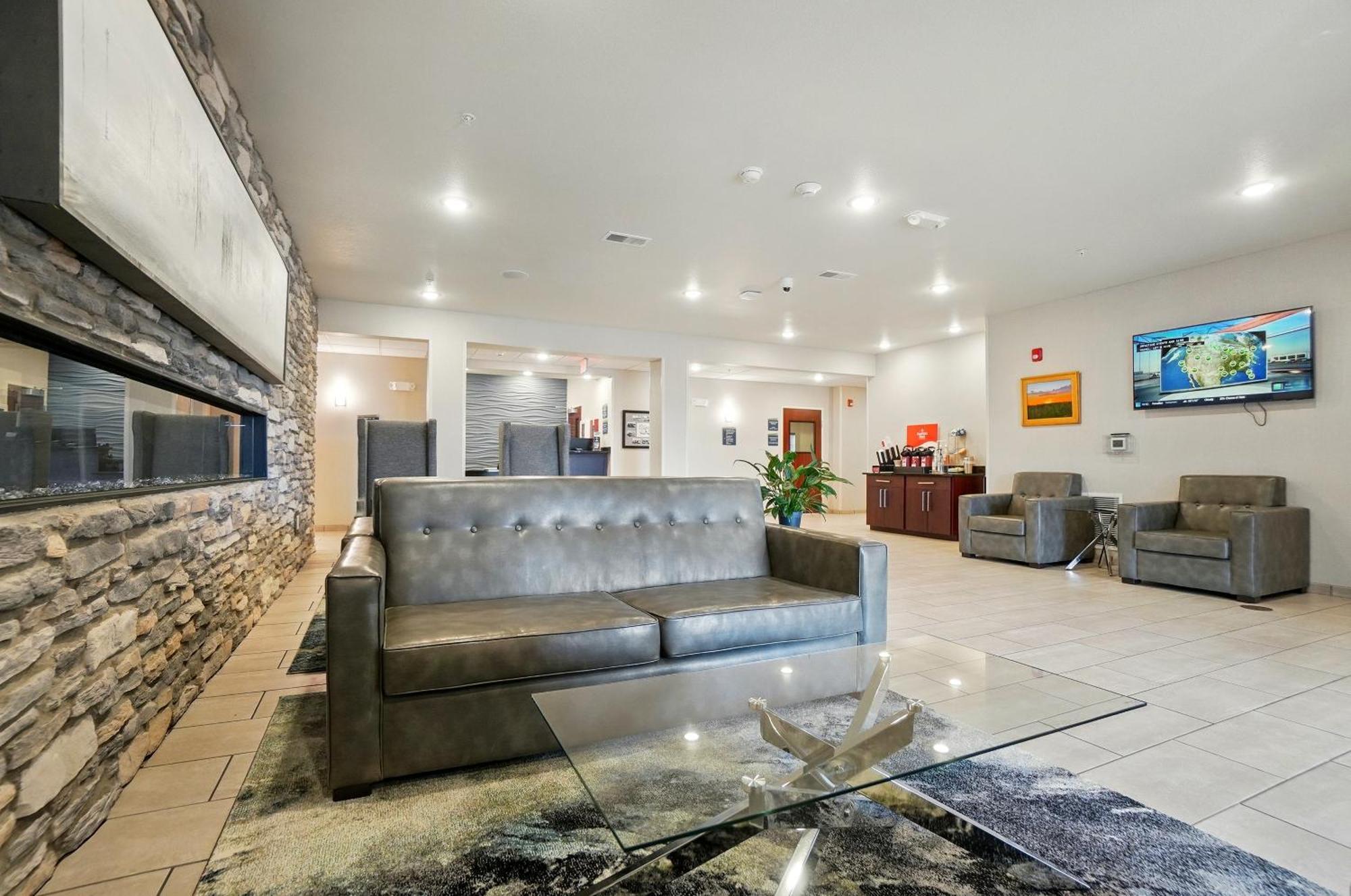 Cobblestone Hotel & Suites - Russells Point At Indian Lake 外观 照片