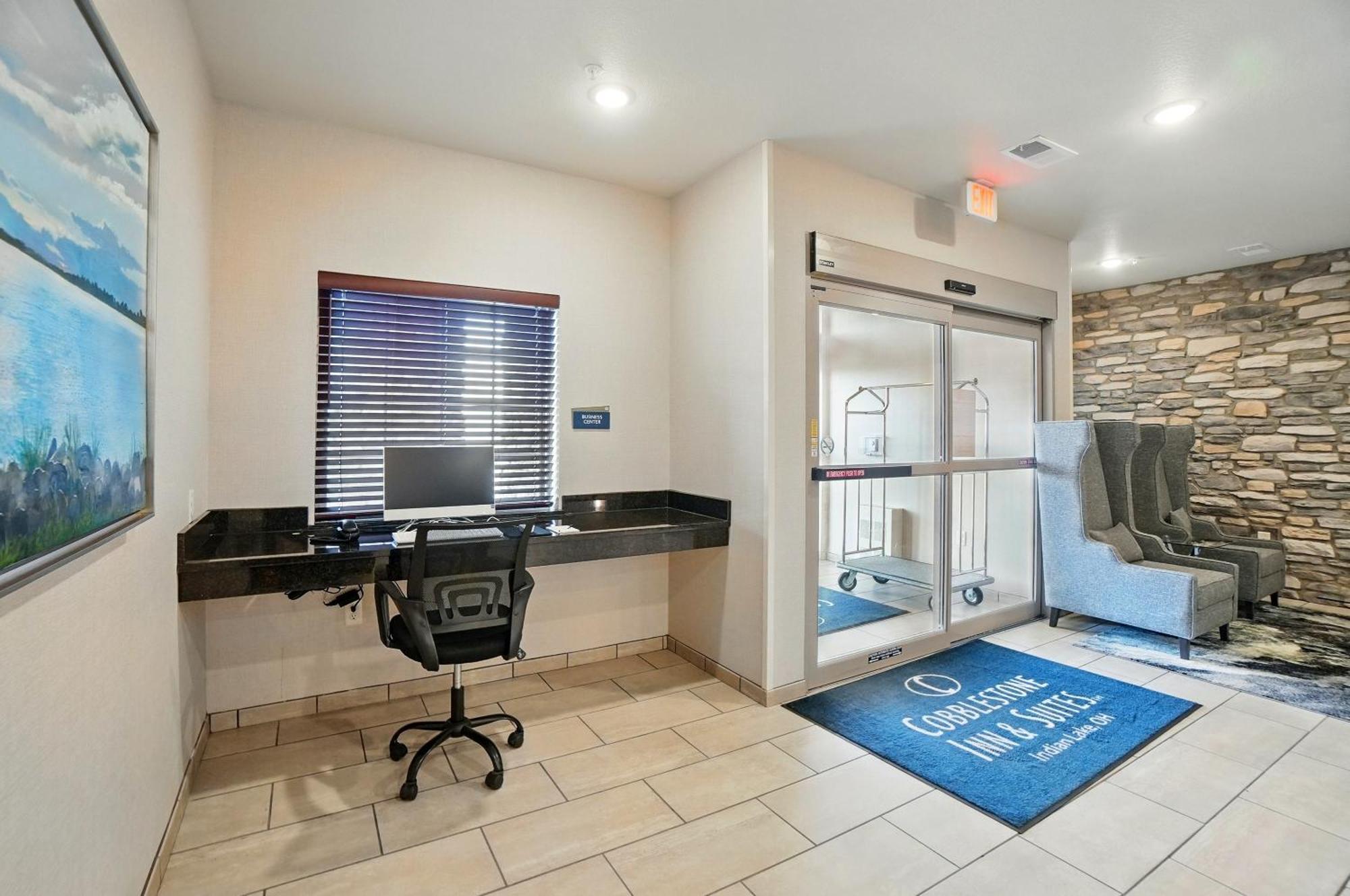 Cobblestone Hotel & Suites - Russells Point At Indian Lake 外观 照片